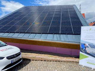 Sunvitec realisiert 17,2 kWp Solarprojekt am Schräghaus