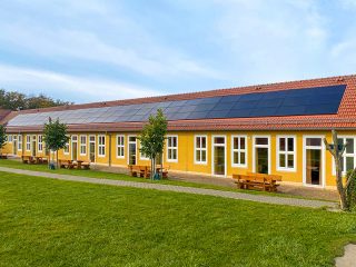 Sunvitec GmbH realisiert größte Photovoltaikanlage auf Thüringer Jugendherberge