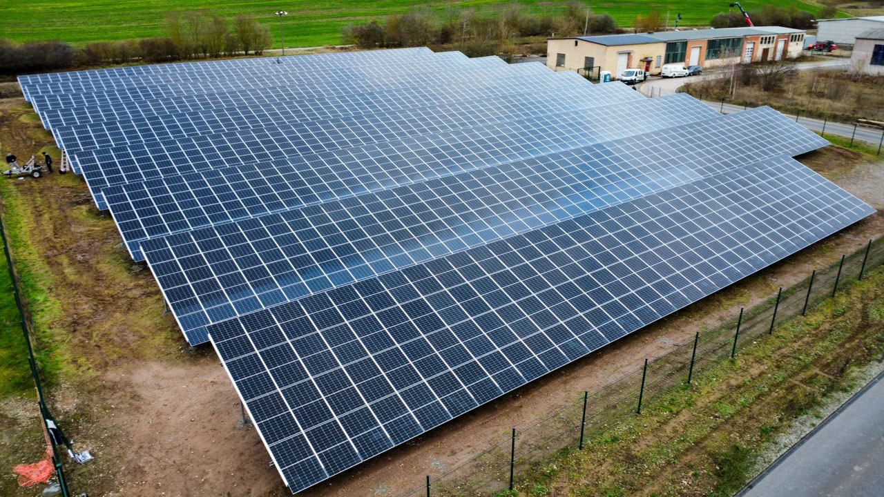 Solarpark Einhausen: Freiflächenanlage in Thüringen von Sunvitec Solarpark Einhausen: Freiflächenanlage in Thüringen von Sunvitec
