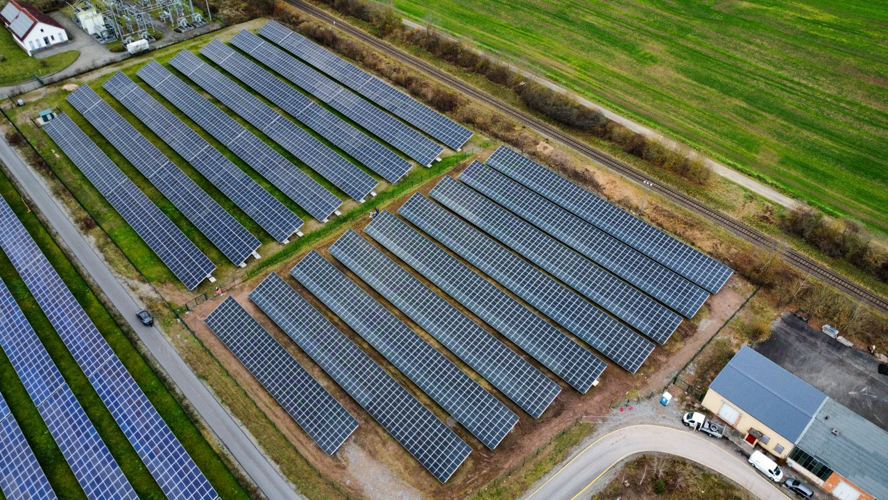 Solarpark Einhausen: Freiflächenanlage in Thüringen von Sunvitec Solarpark Einhausen: Freiflächenanlage in Thüringen von Sunvitec